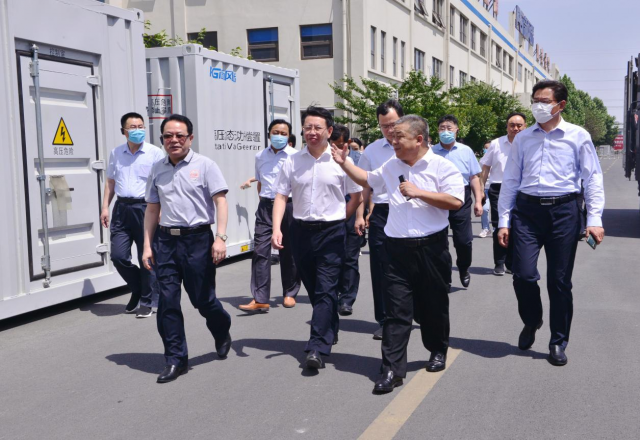 市人大常委会委员张弢带队到开云电子网页版公司专题调研