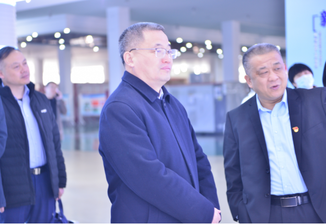 济宁市市场监督管理局局长侯典峰一行莅临开云电子网页版调研